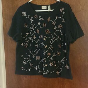XL (18) Classic Elements Black Short Sleeved Top with Floal front